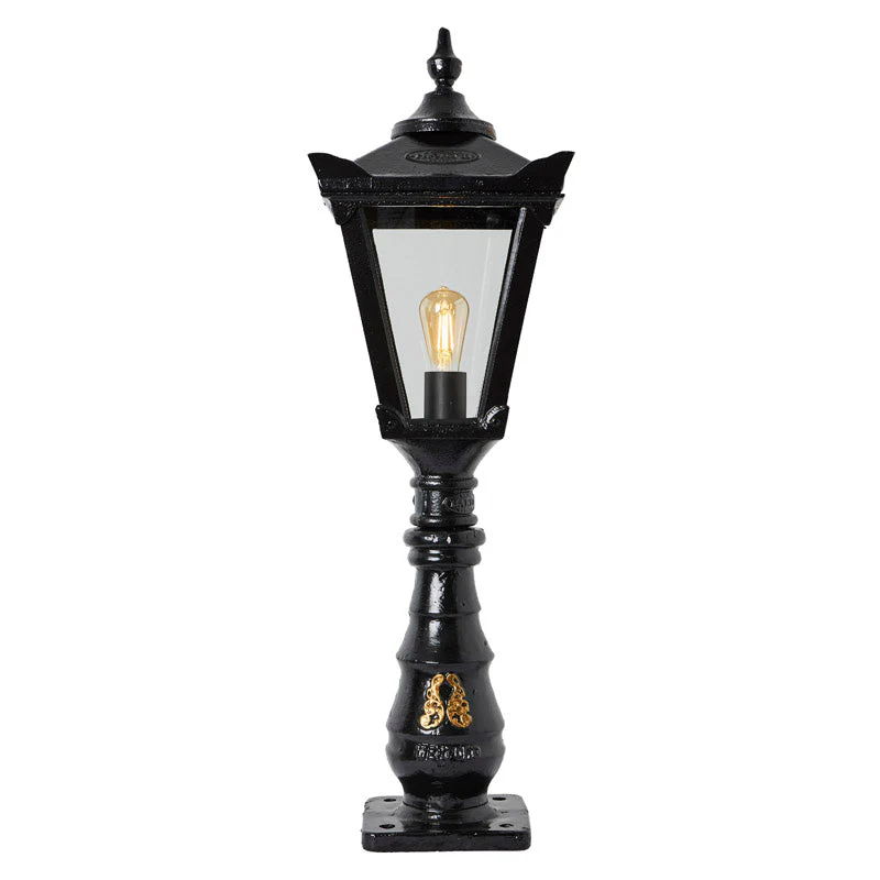 Hopetown 1.1m Pedestal Light - Cast Iron