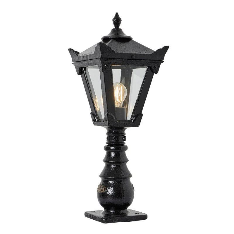 Horsham 0.6m Pedestal Light - Cast Iron
