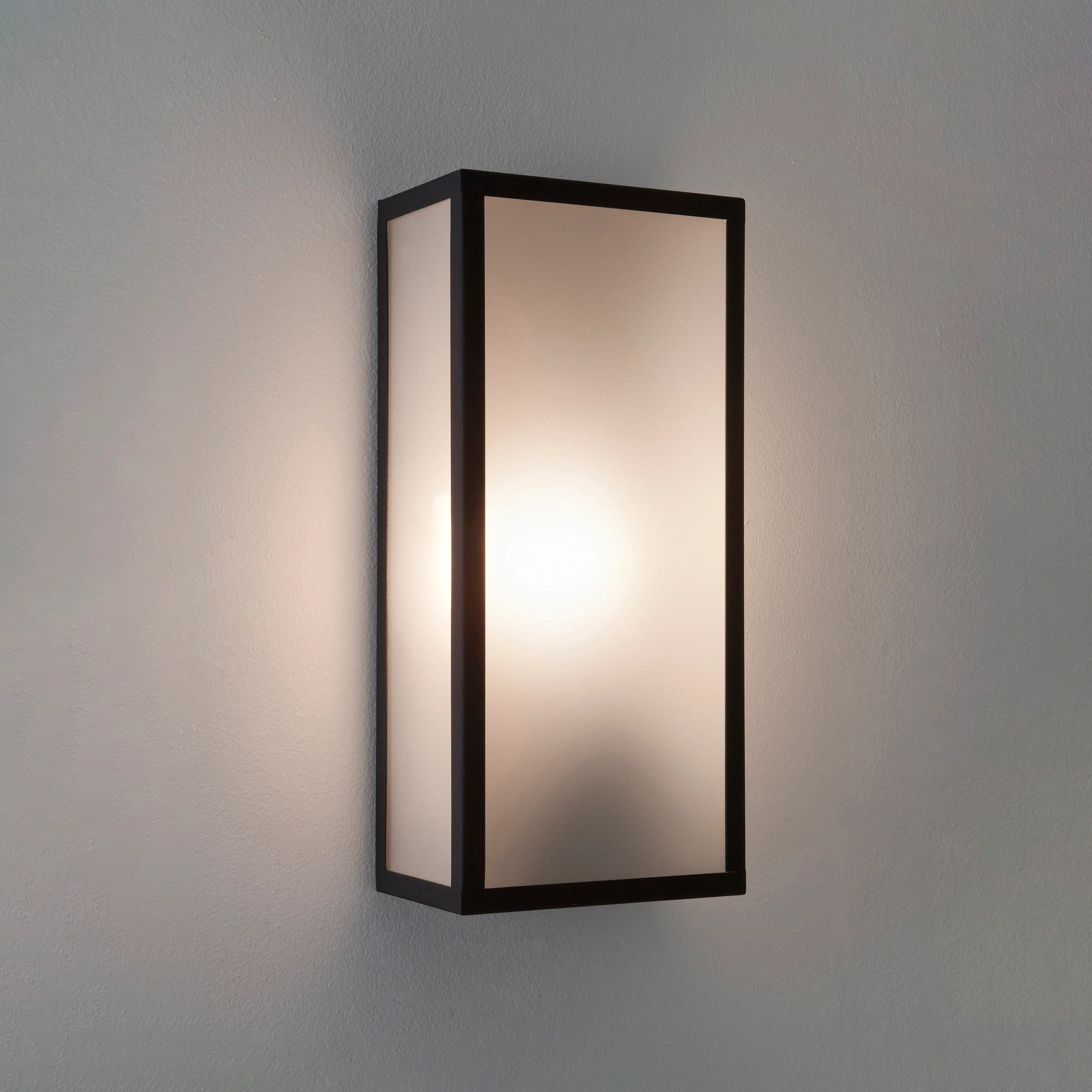 Messina Sensor Light