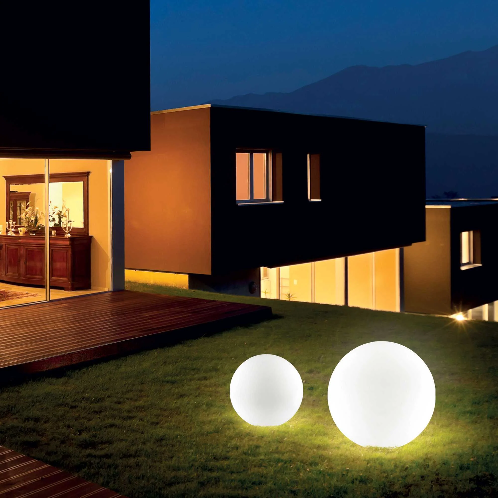 Sole Floor Light - White Finish - Image 3