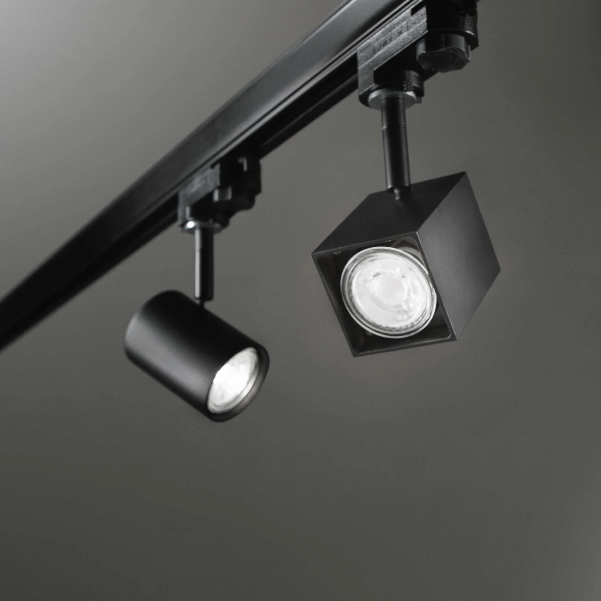 Spot Track Light - Black/White - Image 3